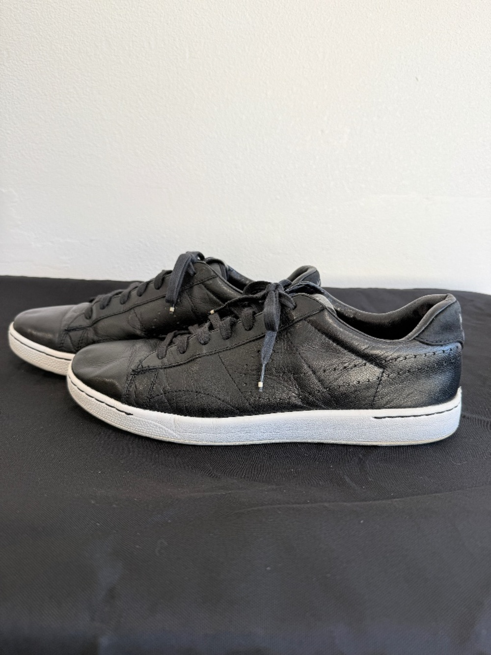 Nike Tennis Classic Ultra Leather low-top sneakers size 10